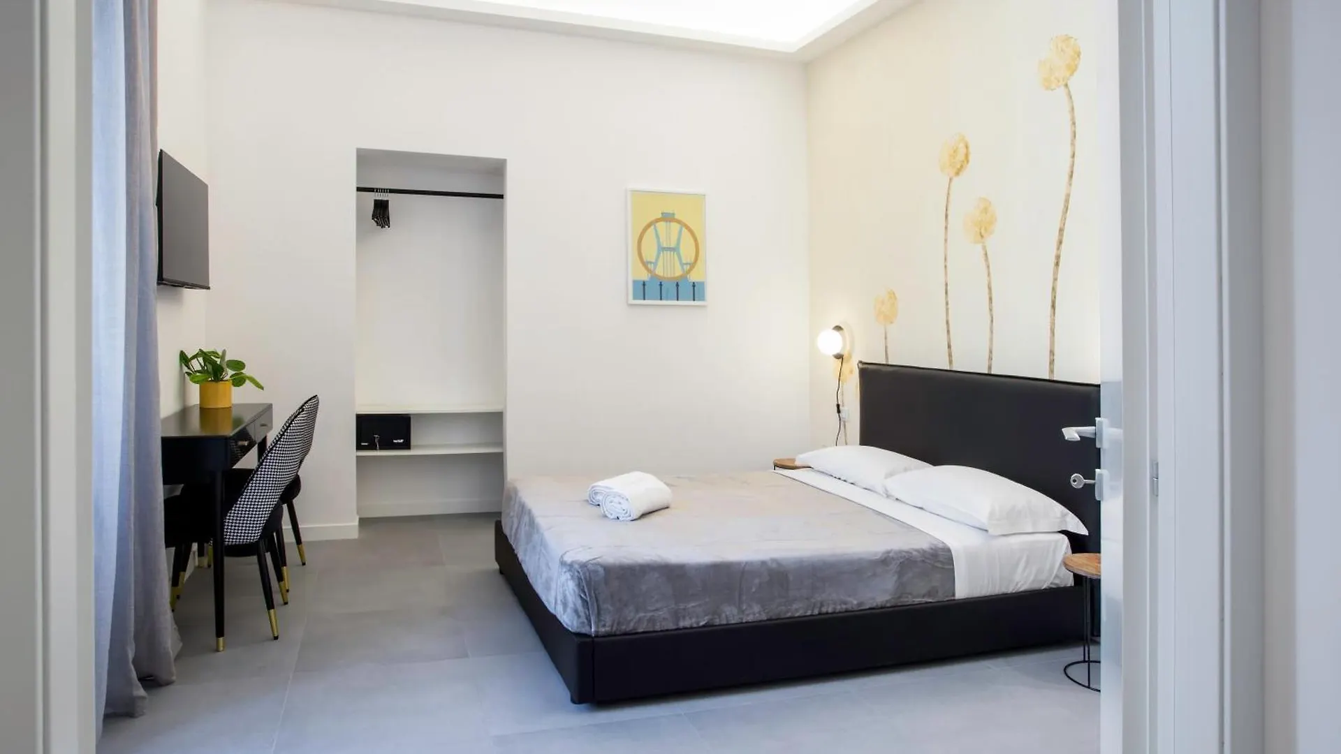 Re Di Roma Luxury Suite